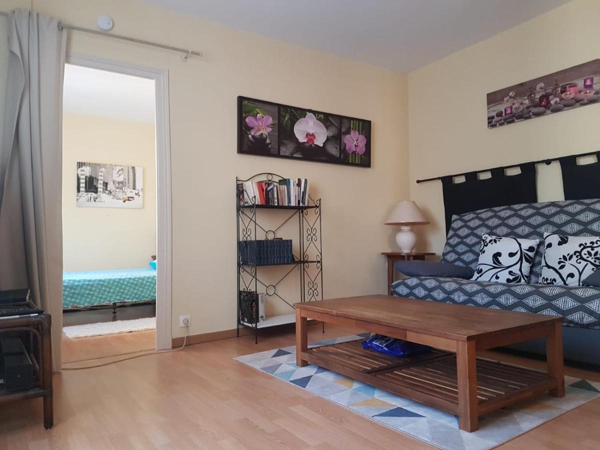 Charmante Maisonnette 2 Personnes Avec Wifi Surgères 外观 照片