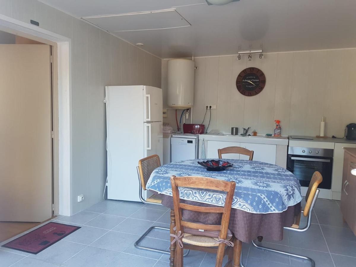 Charmante Maisonnette 2 Personnes Avec Wifi Surgères 外观 照片